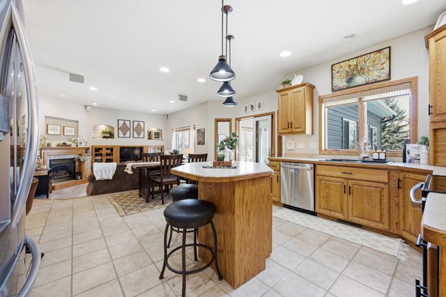 645 Evergreen Circle, Oxbow, ND 58047