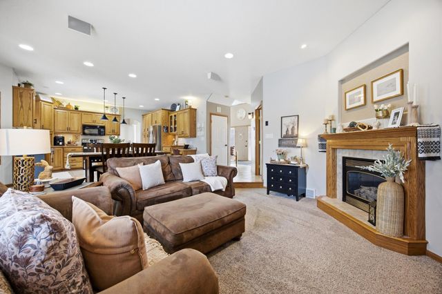 645 Evergreen Circle, Oxbow, ND 58047