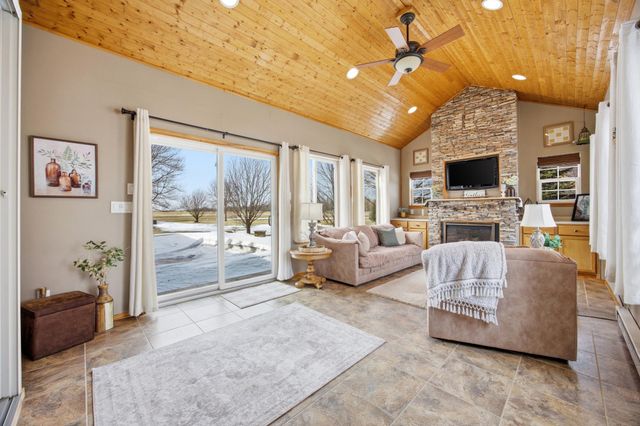 645 Evergreen Circle, Oxbow, ND 58047