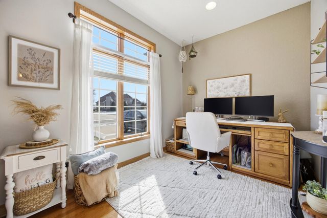 645 Evergreen Circle, Oxbow, ND 58047