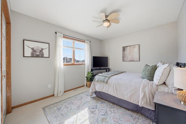 645 Evergreen Circle, Oxbow, ND 58047