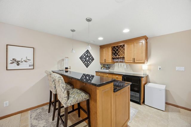 645 Evergreen Circle, Oxbow, ND 58047