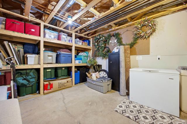 645 Evergreen Circle, Oxbow, ND 58047