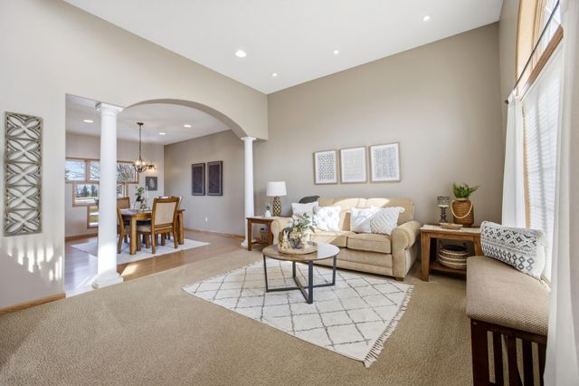 645 Evergreen Circle, Oxbow, ND 58047