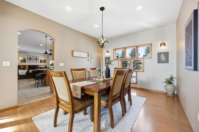 645 Evergreen Circle, Oxbow, ND 58047