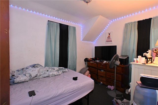 948 Athalia Ave, Monessen, PA 15062