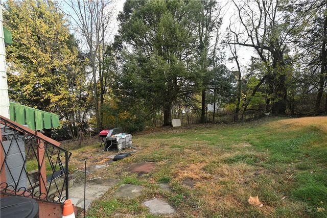 948 Athalia Ave, Monessen, PA 15062