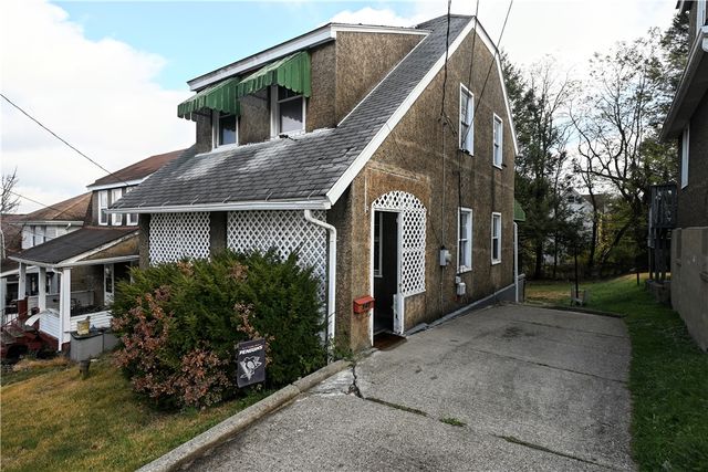 948 Athalia Ave, Monessen, PA 15062