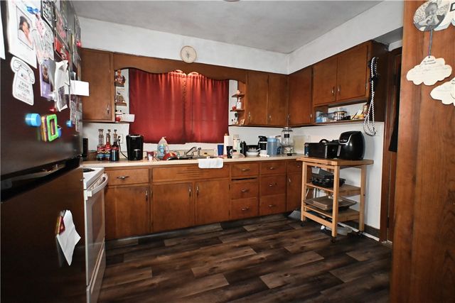 948 Athalia Ave, Monessen, PA 15062