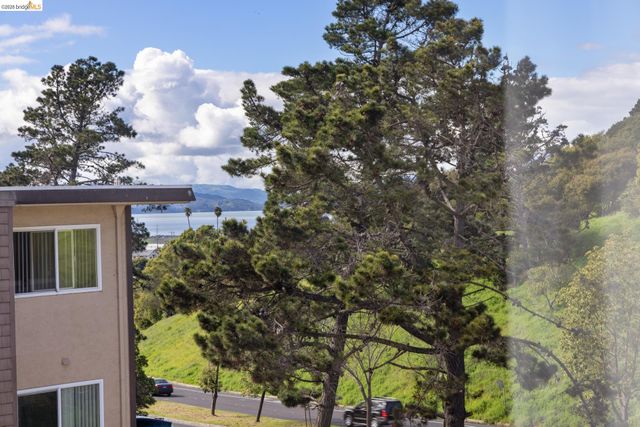 3161 Birmingham Dr 209, Richmond, CA 94806