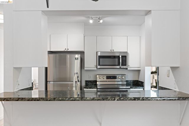 3161 Birmingham Dr 209, Richmond, CA 94806