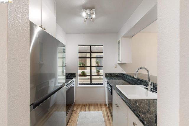 3161 Birmingham Dr 209, Richmond, CA 94806