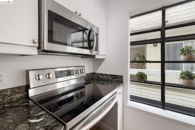 3161 Birmingham Dr 209, Richmond, CA 94806