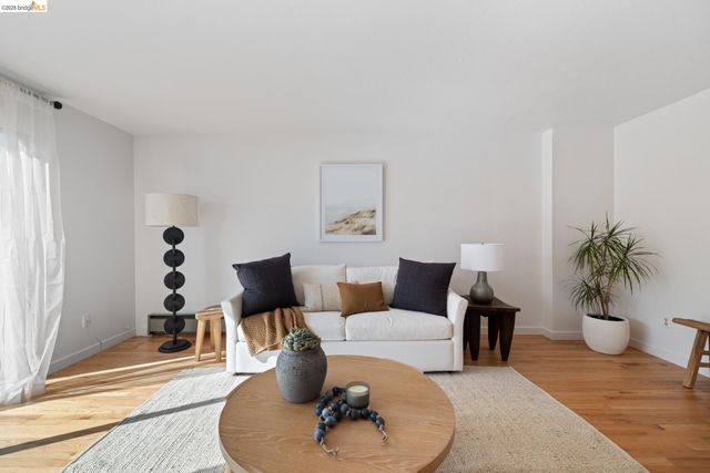 3161 Birmingham Dr 209, Richmond, CA 94806