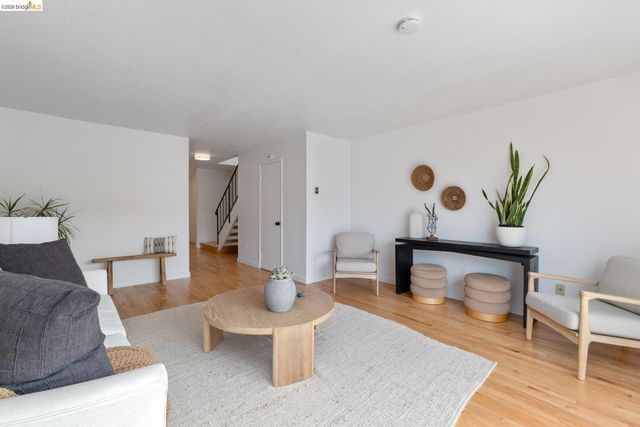 3161 Birmingham Dr 209, Richmond, CA 94806