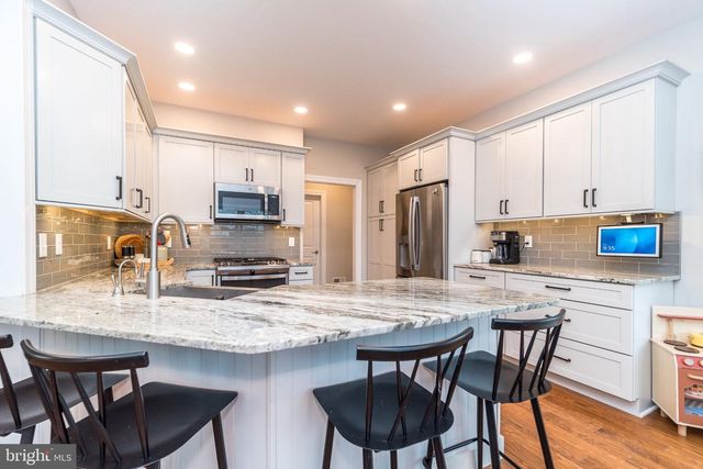 447 GREEN MEADOW DR, Douglassville, PA 19518