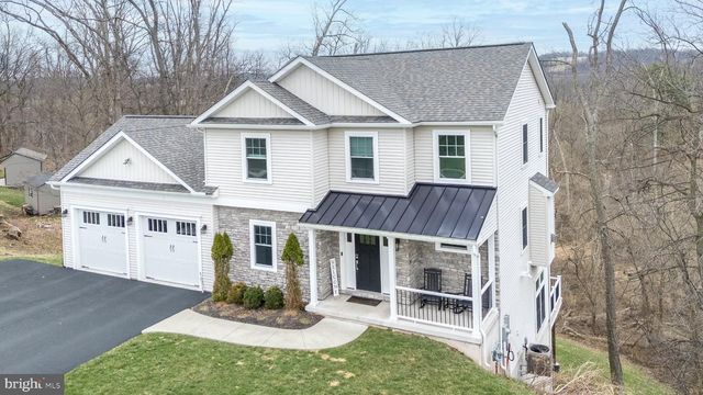 447 GREEN MEADOW DR, Douglassville, PA 19518