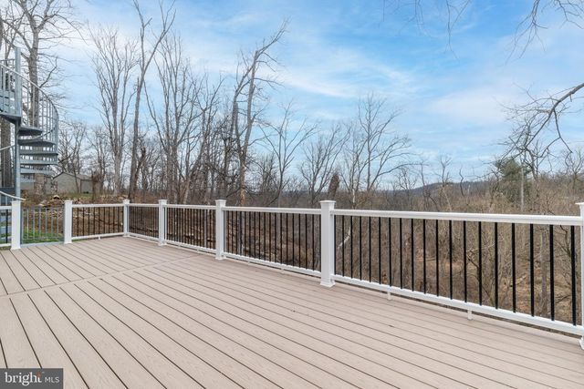 447 GREEN MEADOW DR, Douglassville, PA 19518