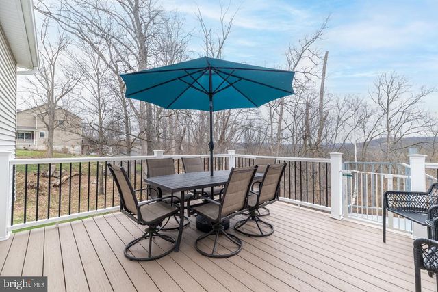 447 GREEN MEADOW DR, Douglassville, PA 19518