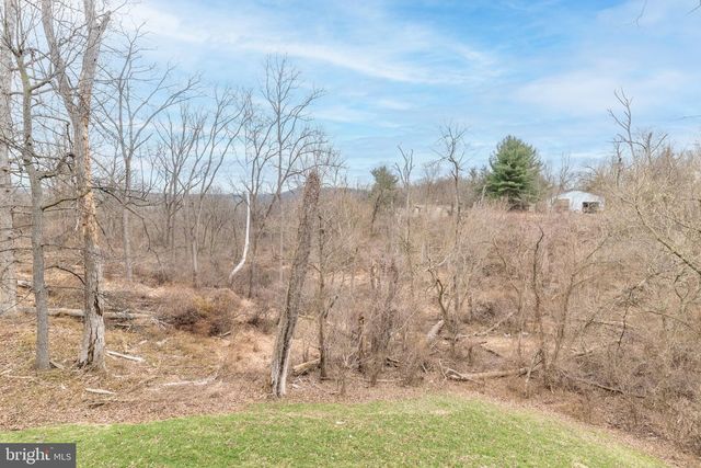 447 GREEN MEADOW DR, Douglassville, PA 19518