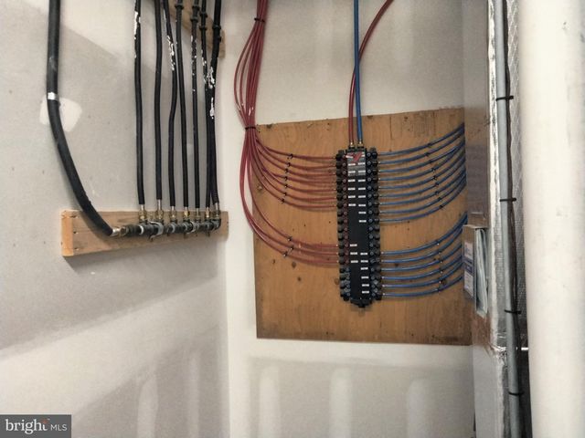 447 GREEN MEADOW DR, Douglassville, PA 19518