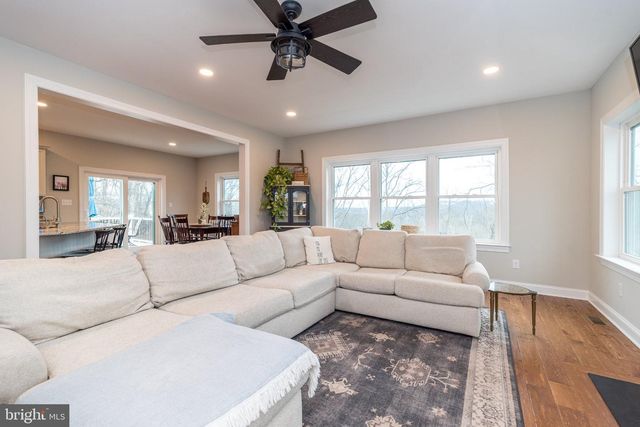 447 GREEN MEADOW DR, Douglassville, PA 19518