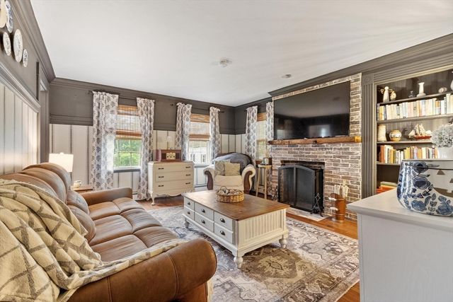 15 Chapel Street, Ashburnham, MA 01430