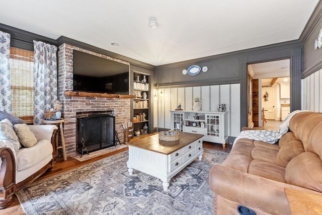 15 Chapel Street, Ashburnham, MA 01430