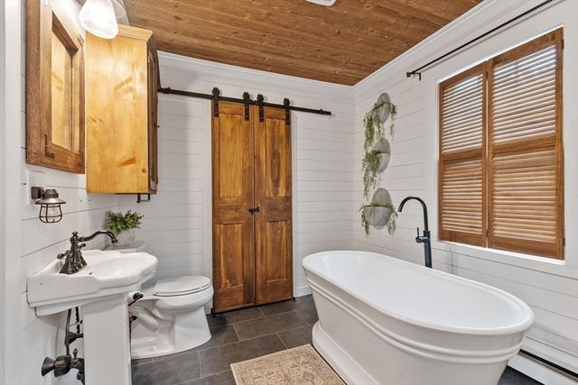 15 Chapel Street, Ashburnham, MA 01430