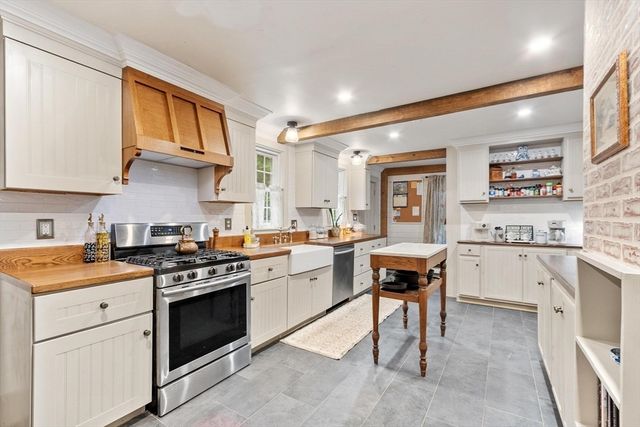 15 Chapel Street, Ashburnham, MA 01430
