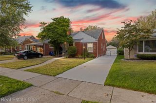 20879 Beaufait Street, Harper Woods, MI 48225