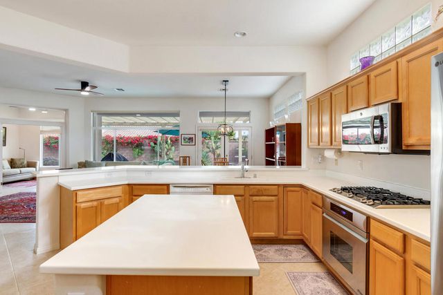 35916 Calloway Lane, Palm Desert, CA 92211