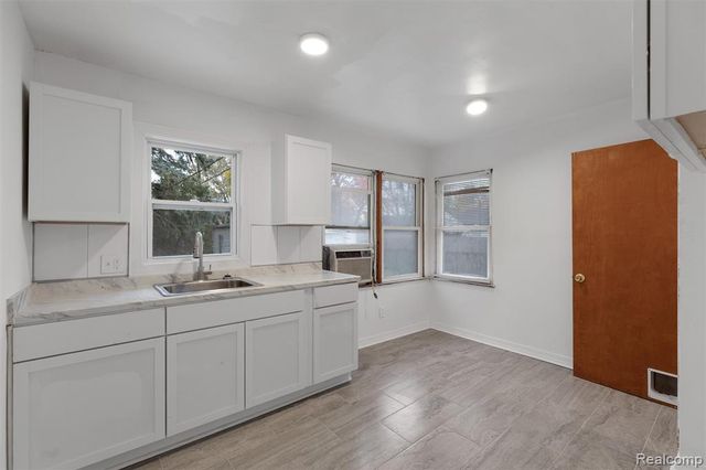 11454 Saint Patrick Street, Detroit, MI 48205