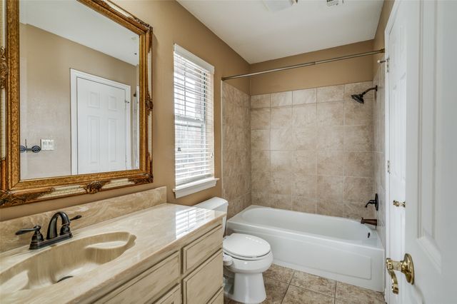 4601 Edge Creek Lane, Arlington, TX 76017