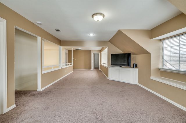 4601 Edge Creek Lane, Arlington, TX 76017