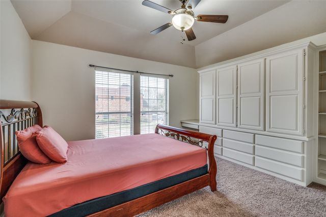 4601 Edge Creek Lane, Arlington, TX 76017