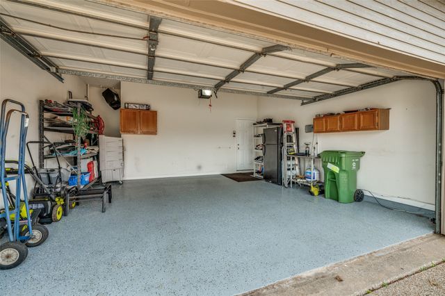 4601 Edge Creek Lane, Arlington, TX 76017