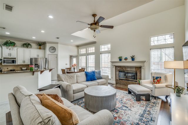 4601 Edge Creek Lane, Arlington, TX 76017