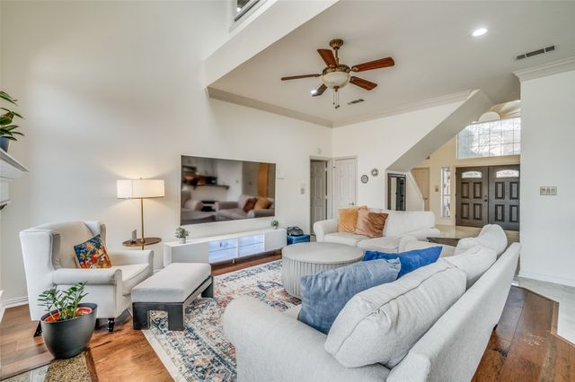 4601 Edge Creek Lane, Arlington, TX 76017