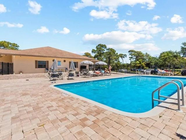 1669 SEASCAPE CIRCLE 1669, Tarpon Springs, FL 34689