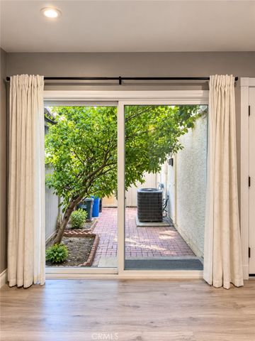 10151 Larwin 3, Chatsworth, CA 91311