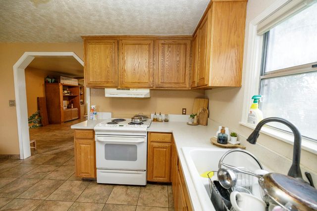 618 Wellsford Rd, Modesto, CA 95357