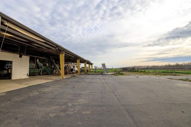 618 Wellsford Rd, Modesto, CA 95357