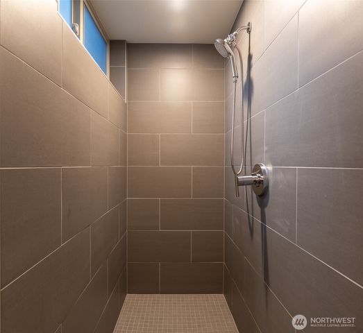 4413 Meridian Avenue N, Seattle, WA 98103