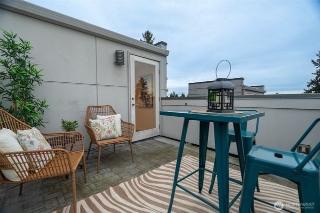 4413 Meridian Avenue N, Seattle, WA 98103