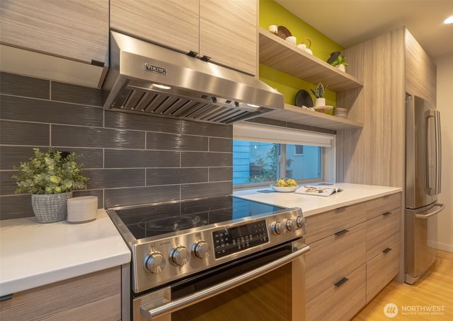4413 Meridian Avenue N, Seattle, WA 98103