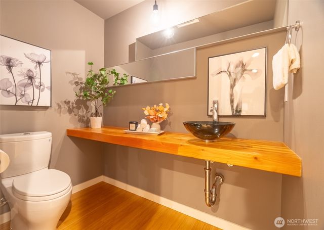4413 Meridian Avenue N, Seattle, WA 98103