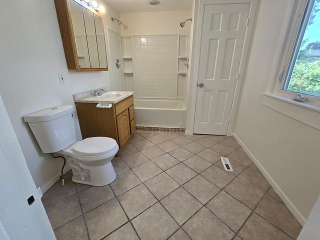 3815 Oak Street N, Brooklyn Center, MN 55429
