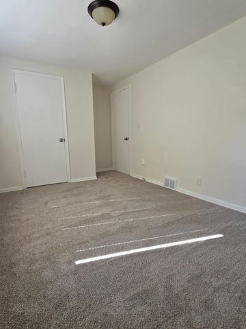 3815 Oak Street N, Brooklyn Center, MN 55429
