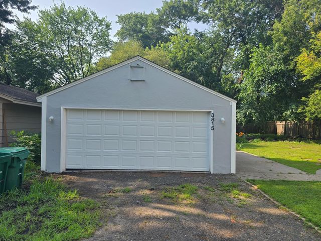3815 Oak Street N, Brooklyn Center, MN 55429